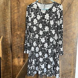 Old Navy Size M  Black Floral Swing Dress